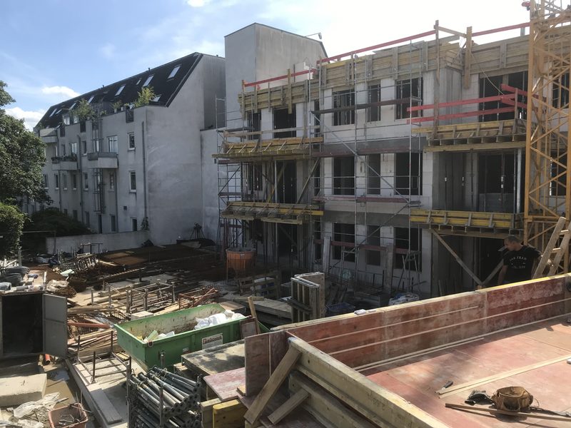Mehrfamilienhaus mit Tiefgarage im Rohbau